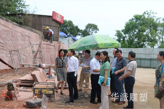 合肥市市長(zhǎng)視察華派雕塑！